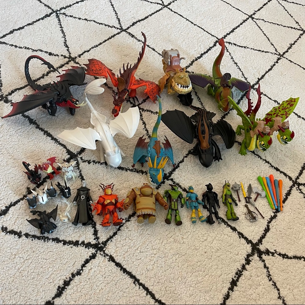 How To Train Your Dragon Toy Lot (36 pieces)
